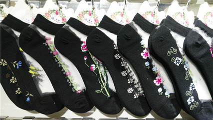 中网市场发布: 浙江蝴蝶花针纺织品有限公司生产销售: "舞蝶"牌统袜、时尚袜子